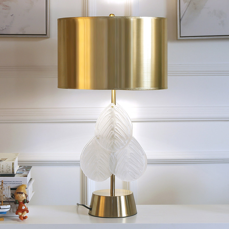 American Table Lightroom Crystal Leaves of Lightly Light and Light Modern Luxury Golden Bedhead Light