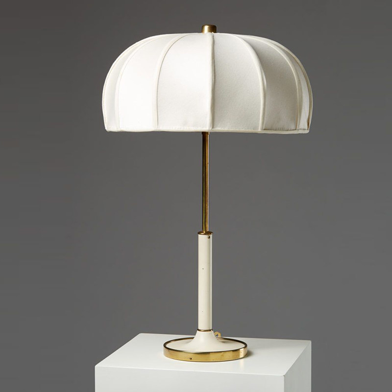 American retro light luxury living room study table lamp Modern simple bedroom bed headlamp Creative personality fabric lighting