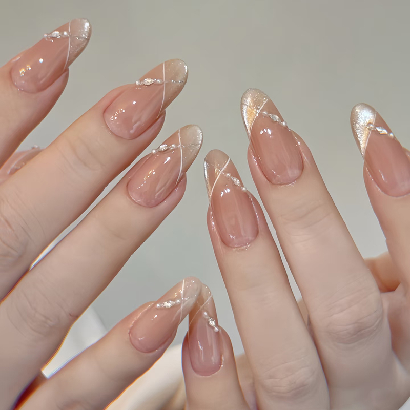 Purely Handmade Wearable Nail Art with a Rich Lady's Feel, French-Style Lines, Zircon Diamonds, Milk Tea Color, Cat-Eye Effect, Elegant and Complexion-Enhancing Nail Art