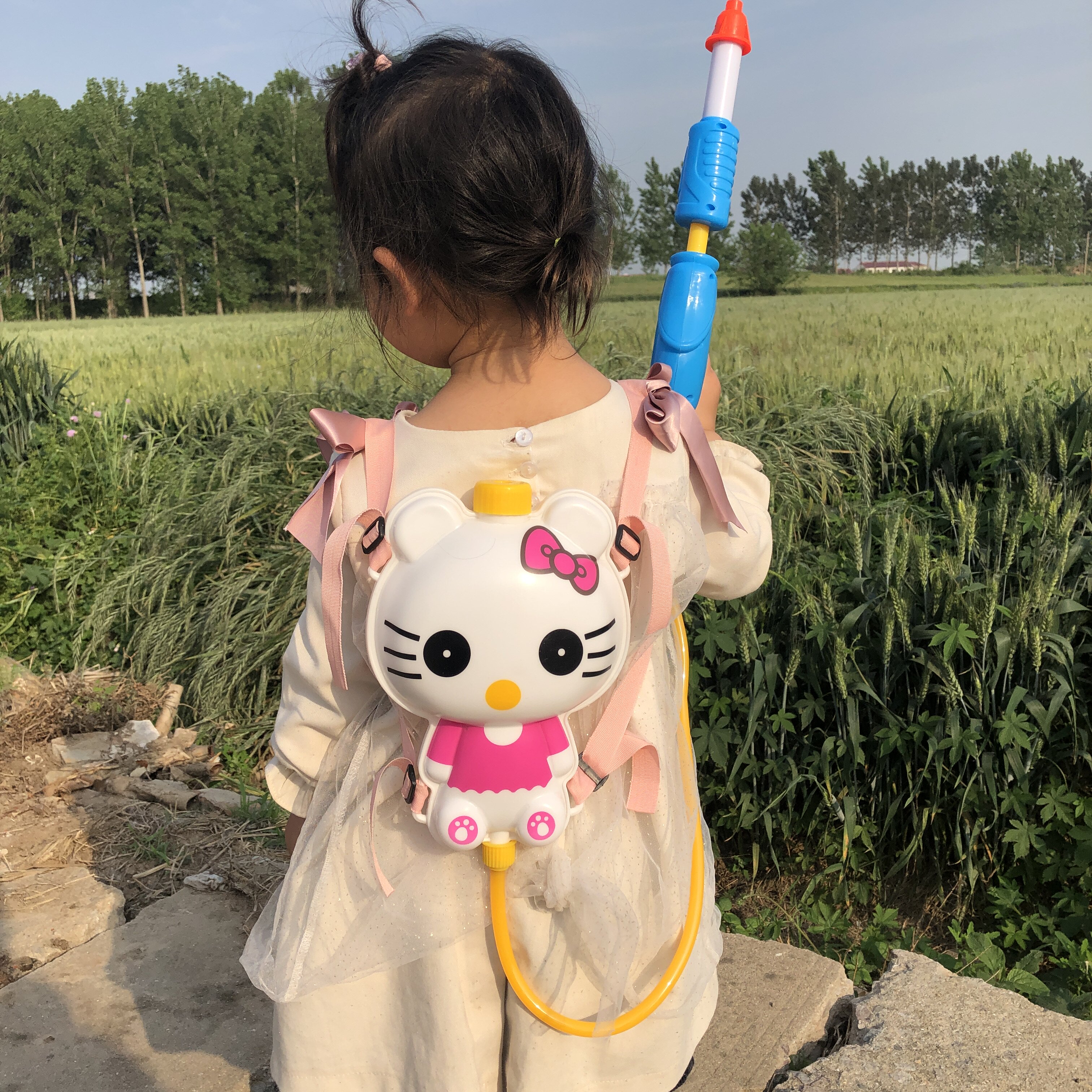 2022 new summer girl pink Hello backpack water gun 2-6 years old 3 baby small pull-out backpack water gun