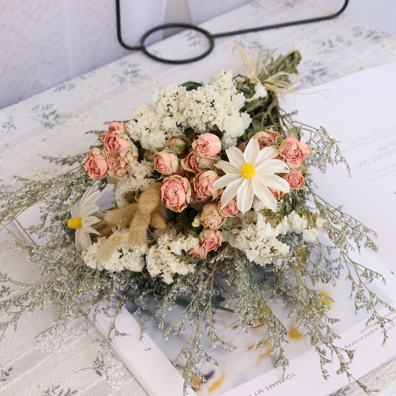 Yunnan Natural Rose Full star Eugali Dry flower bouquet Decorative Pendulum to Real Flowers Air-dry Picnic Photo Nordic