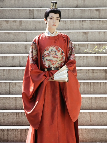 Qing ru, оригинальный Hanfu Ming, сделанный круглой шеей, четыре добавки, затемненные атласные цветы, полное золотое мастерство,
