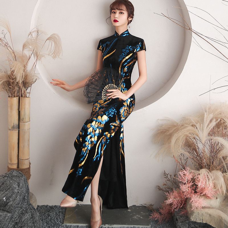 Long lightweight advanced cheongsam, retro elite dress, 2024 years, light style, high-quality style, bright catchy style Long lightweight advanced cheongsam, retro elite dress, 2024 years, light style, high-quality style, bright catchy style