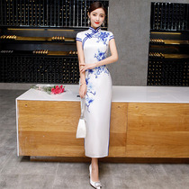 Blue and white porcelain long cheongsam 2021 new young girl banquet catwalk performance improved dress summer