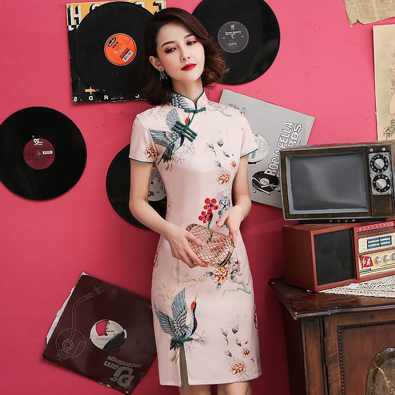 Bone erosion cheongsam 2021 new young girl summer everyday can wear short cheongsam modified version of dress