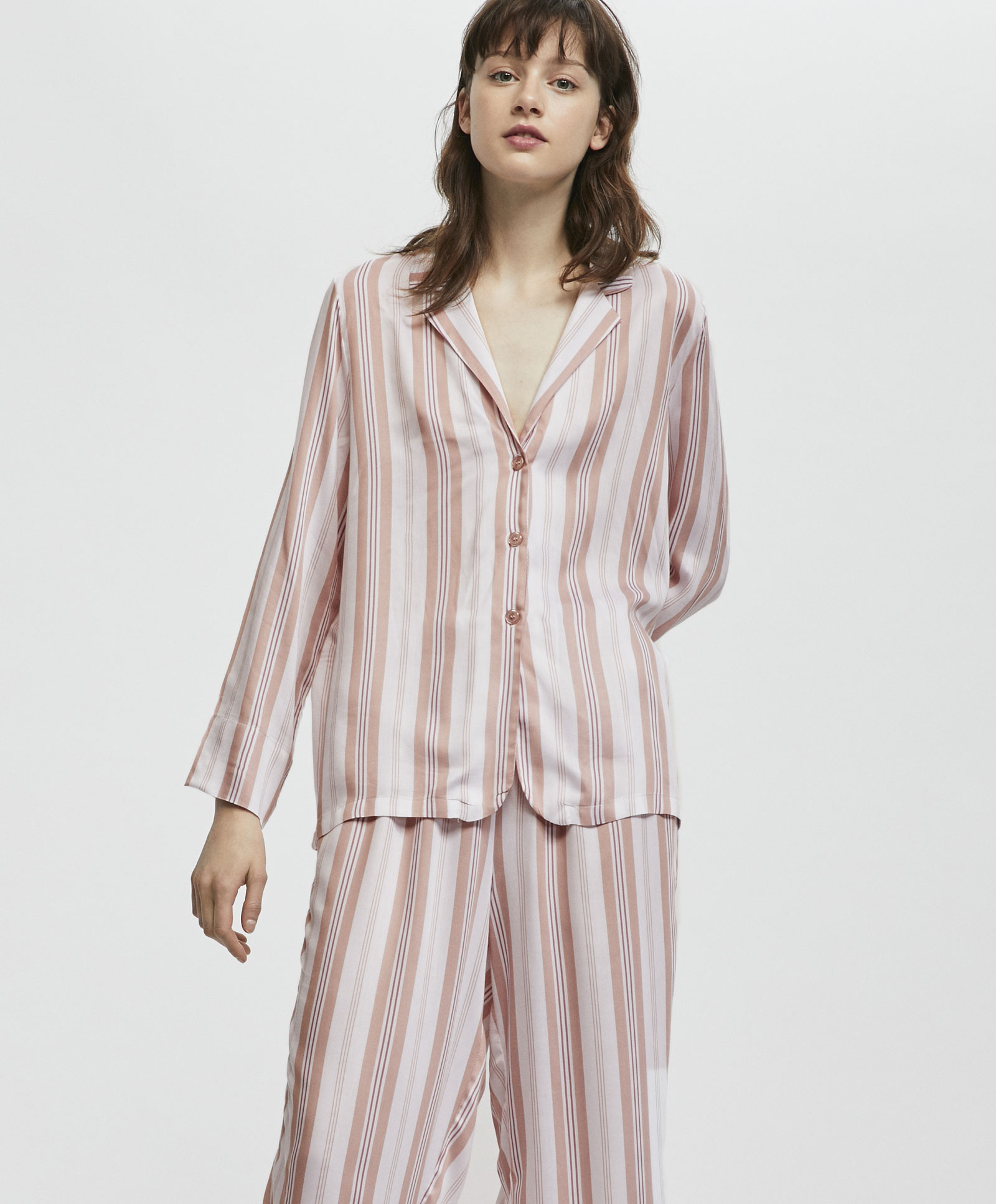 Oysho mùa thu và mùa đông giảm giá sọc dọc màu hồng mùa hè nhà quần pyjama nữ quần mùa hè 35306103612 đồ lót nam