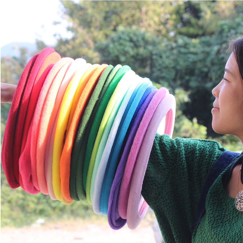 O-shaped cushion cover size 20 * 20cm velvet thread sleeve toilet cushion spittoon pad color random