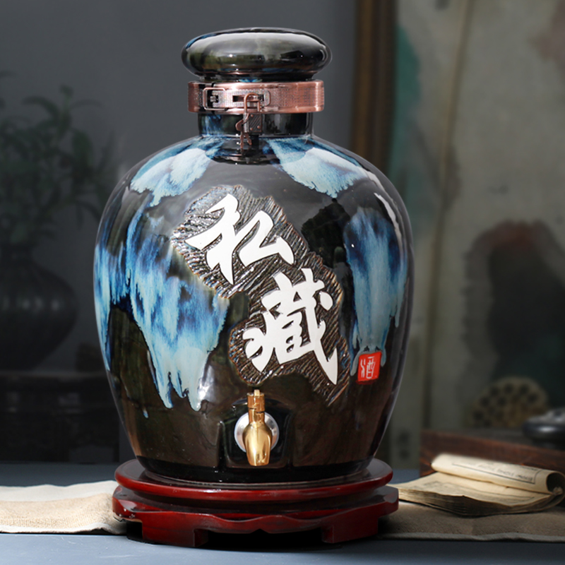 An empty bottle of jingdezhen ceramic jars 10 jins 20 jins 30 pounds it 50 kg waxberry wine bottle