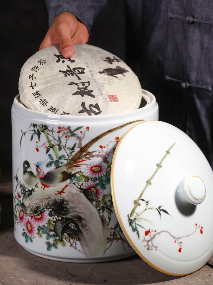 Jingdezhen porcelain tea pot, storage tank is the seventh, peulthai the large - sized ceramic jar with cover seal pot moistureproof puer tea cake