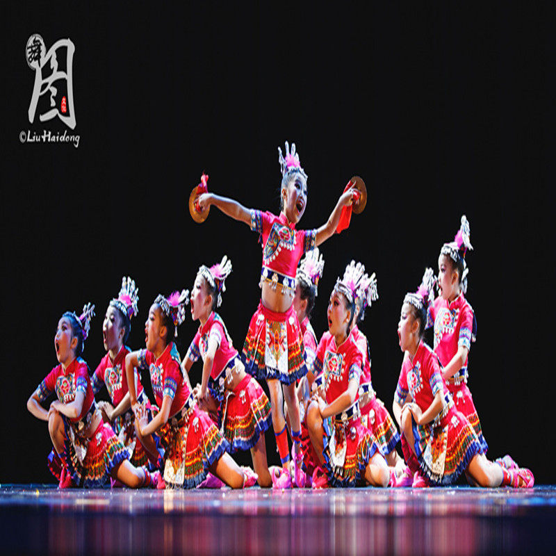 The ninth Xiaohe style file photo partner children's costumes children's Miao and Yi ethnic minority costumes