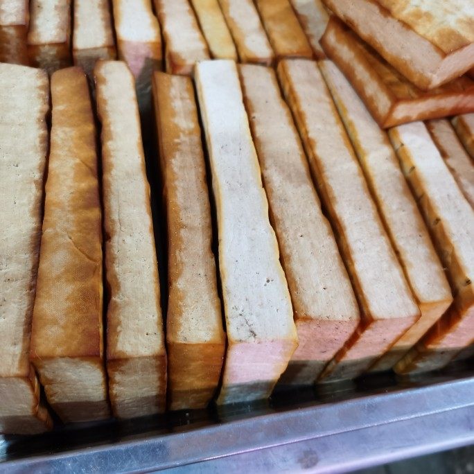Sichuan specialty production Guangyuan sword gate tofu dry, smoked tofu dry