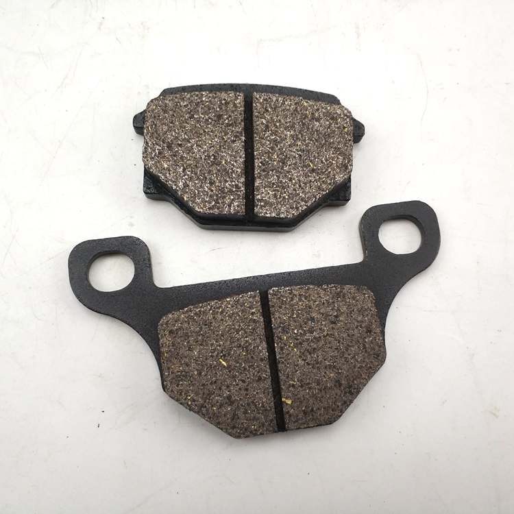 Phụ kiện xe máy áp dụng GS125 phanh đĩa trước khoan Leopard HJ125K-2A phanh sau trống phanh giá má phanh xe máy dream