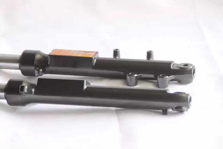 Phụ tùng xe gắn máy áp dụng cánh mát siêu mát HJ125K-5-19-20 HJ150-78-23 giảm sóc trước nhún xe sirius
