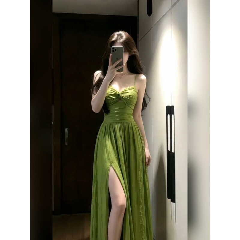 French-Style Green Twist Slit Suspender Dress for Women, Summer Seaside Vacation Style, Pure and Beautiful Waist-Cinching Long Dress