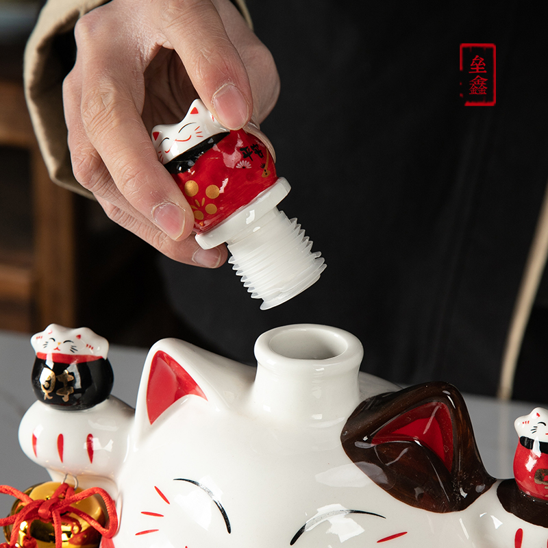 Empty wine bottle furnishing articles of jingdezhen ceramics plutus cat three catties process creative hip flask jugs home decoration