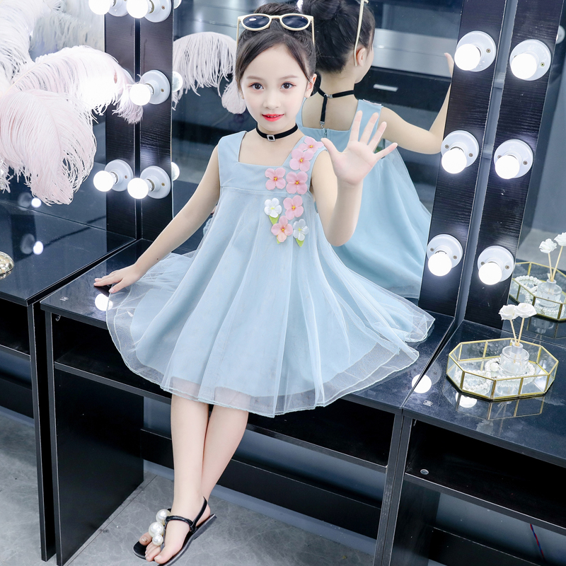 Girldress mùa xuân / mùa hè 2020 mùa hè 2020 mới của Hàn Quốc phiên bản của em bé không tay nhỏ hoa lưới váy.