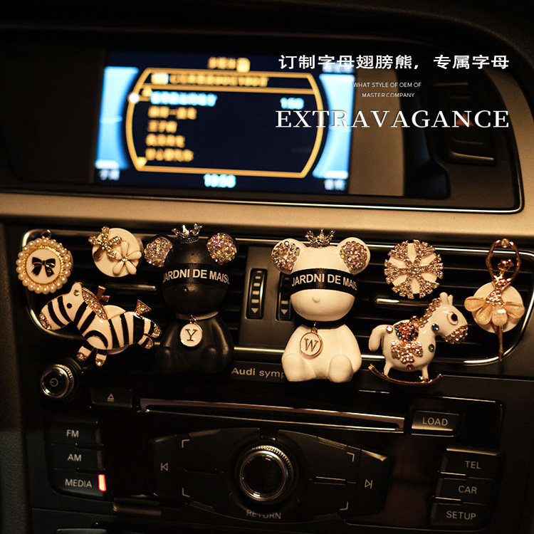 Net red Mercedes ornaments goddess perfume pendant aromatherapy air outlet high-grade durable light fragrance creative interior products