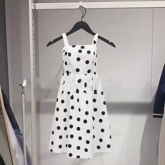 VBEERCOMODA2024 ເສື້ອຍືດແຂນສັ້ນ polka dot ໃໝ່ retro polka dot umbrella hem high waist slim dress 2417A018