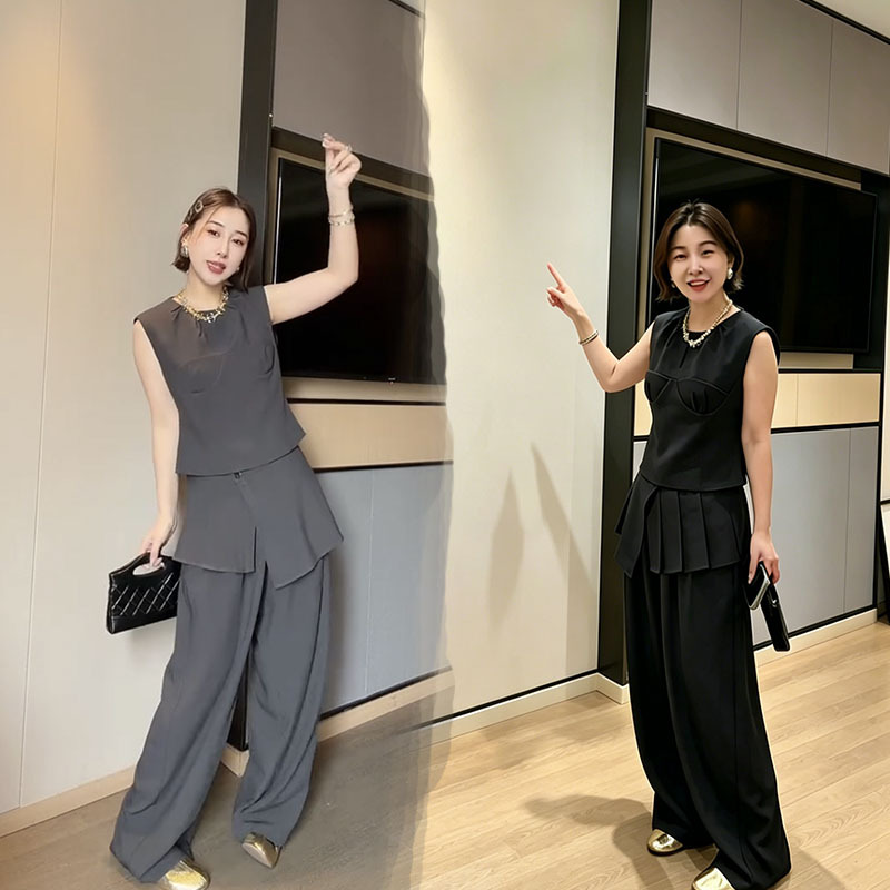 Real Shot of Casual Suit Vest Set for Women, Summer 2026 New Style, Sleeveless Vest with Skirt Overlay, Wide-Leg Pants Two-Piece Set Real Shot of Casual Suit Vest Set for Women, Summer 2026 New Style, Sleeveless Vest with Skirt Overlay, Wide-Leg Pants Two-Piece Set