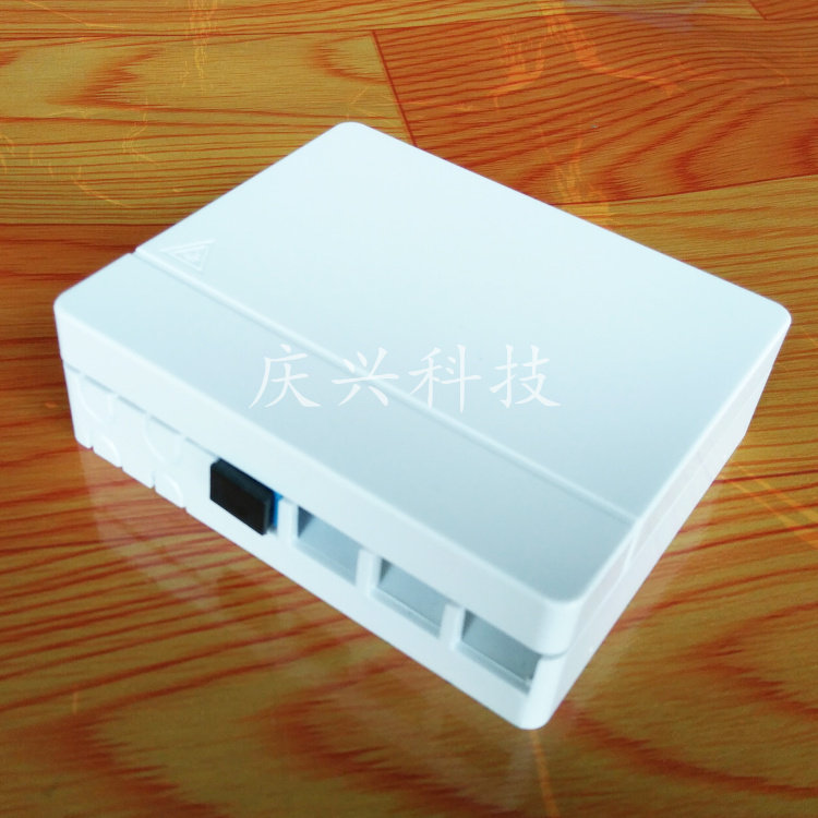 New 4-core optical cable panel junction box foreign trade information box 4-mouth SC fiber desktop case indoor fiber terminal box