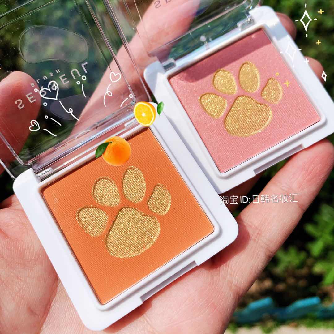 Walk Pink Small Light Bulb Blush Eye Shadow highlight Three-in-one Natural Vibrant Color Pink and solid