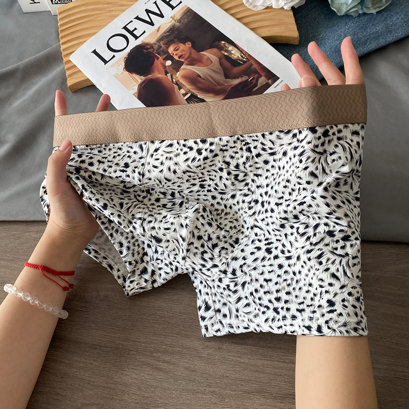 Men's Underwear New Style Pure Cotton Breathable Boxer Briefs Mid-Waist Sexy Leopard Print Boxer Briefs Men's Loose Sports Pants