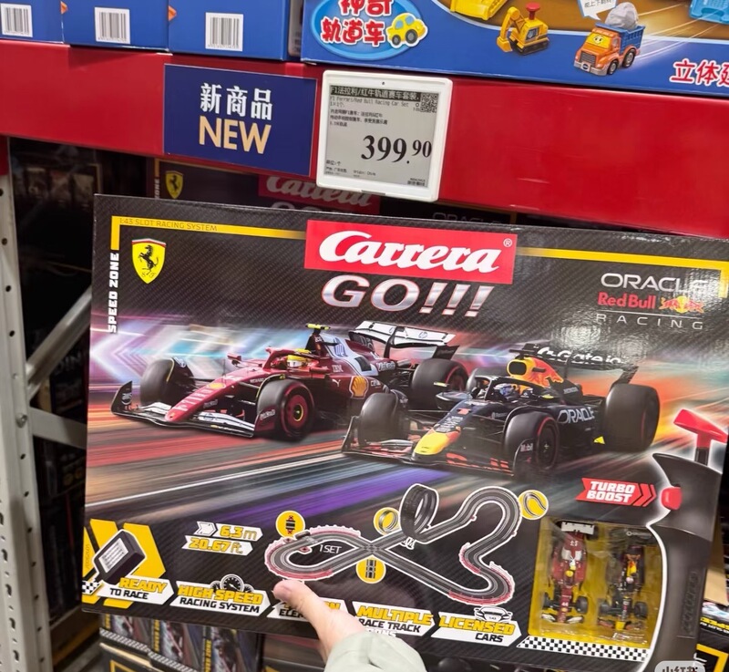 Carrera Go Ferrari Red Bull F1 Racing Track Set Boy's Gift Electric Remote Control Car Carrera Go Ferrari Red Bull F1 Racing Track Set Boy's Gift Electric Remote Control Car