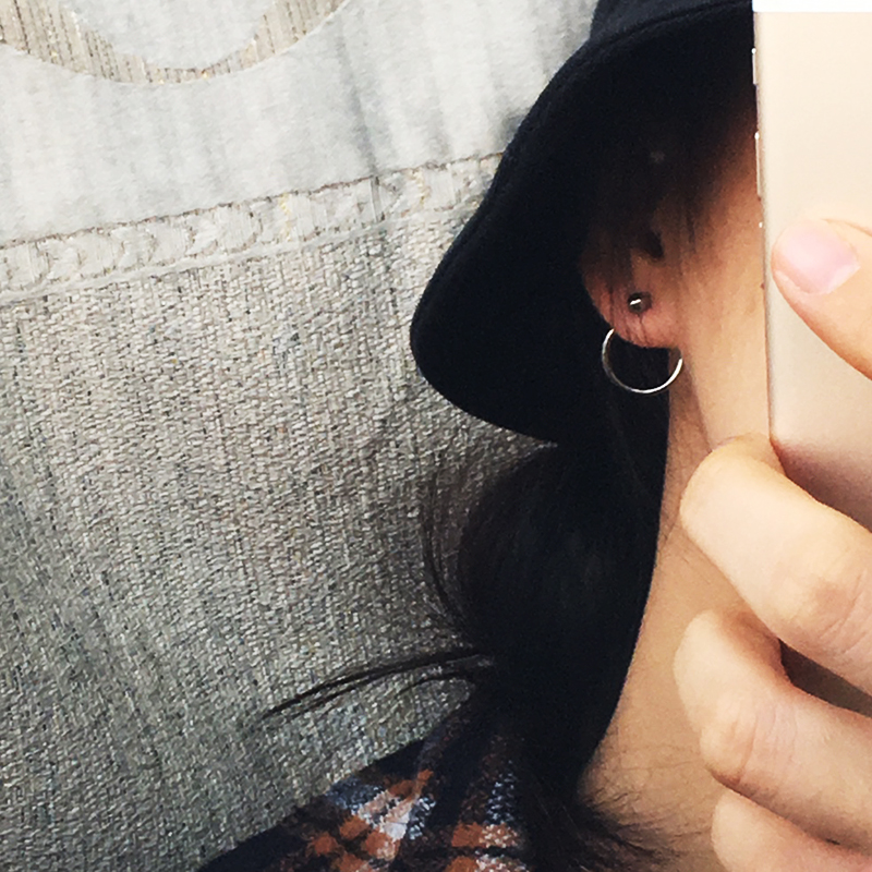 Earrings 2022 new trendy simple temperament high-end sense students exaggerated moving net red big earrings earrings female