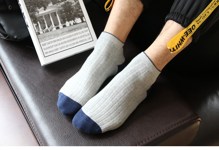 Tất niên nam Bốn mùa ngắn ống cotton chải chuốt Không hôi chân Bàn chân thông thường Hiệu suất mồ hôi tay tốt Thể thao mềm mại Vớ nam tất bông xù nam