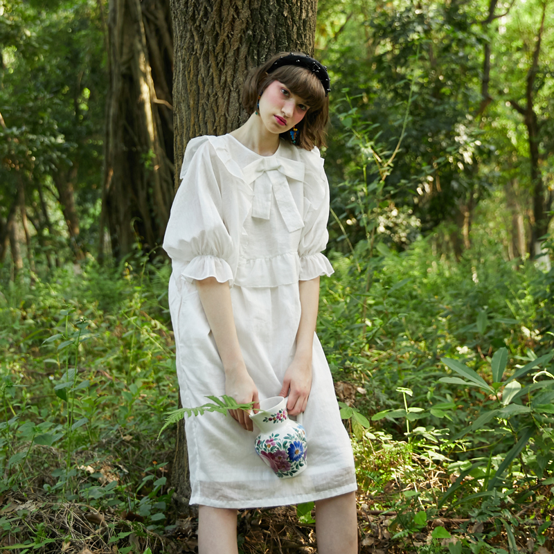 39% off 【Unlogical Poem】Retro Playful Silk and Linen Doll-Style Dress with a Large Bow