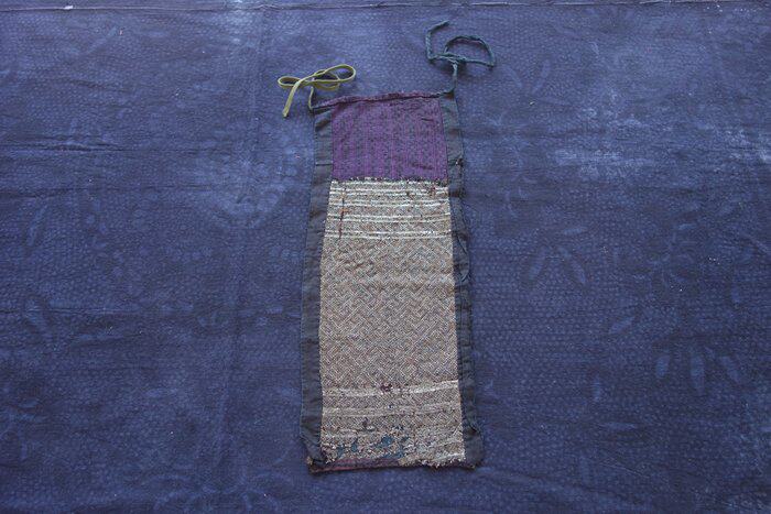 Home Sonic Penthouse Find the Yin Sword River Miao Old Tin Embroidered Piece Handmade Embroidery Area 31 *14cm c-136 Small grinding