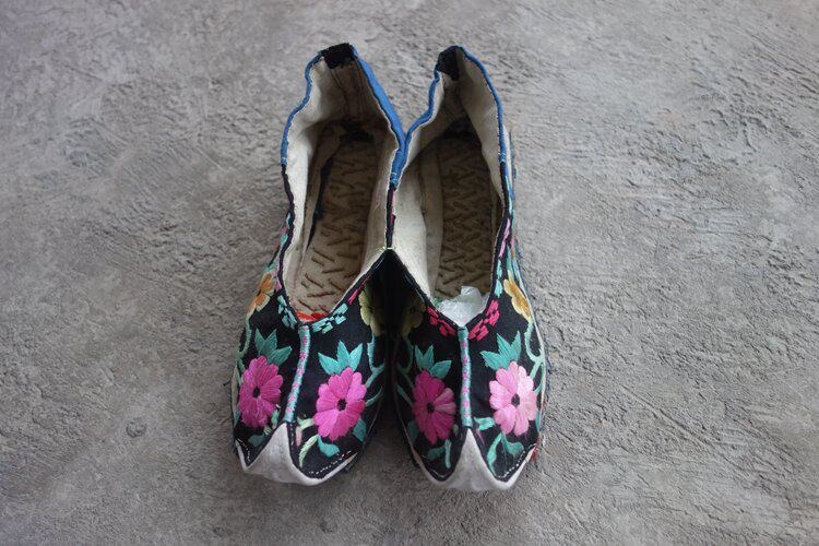 Hominin Sonic Cabinet Seeking to Know Sounds and Dong Shoes Silk Thread Manual Breaking Thread Embroidery for about 37 yards b-7068