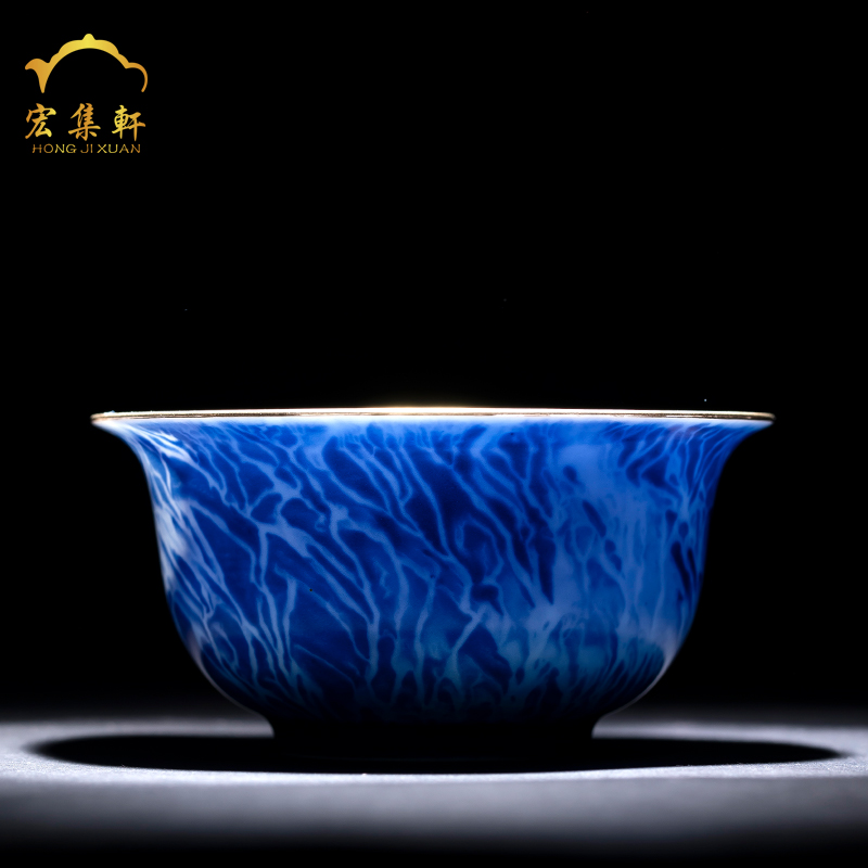 Jingdezhen kung fu tea cups master cup cup single cup sample tea cup hand - made paint snow blue and white porcelain cup