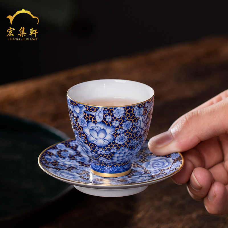 The see colour flower jingdezhen blue and white hand sample tea cup kung fu tea cups checking ceramic masters cup personal single CPU