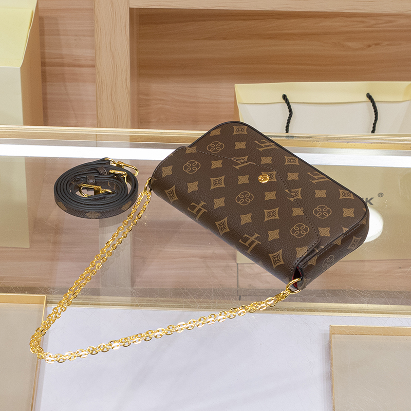 Hong Kong Canson Kоck Genuine Leather Envelope Bag Women's Bag 2026 New Style Single Shoulder Crossbody Bag Monogram Chain Bag