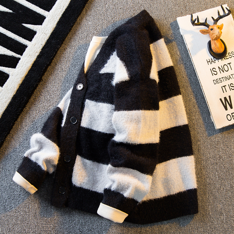Trendy V-Neck Color-Block Striped Casual Sweater for Men, Autumn and Winter Korean Style Soft Mink Cardigan Knitwear Jacket