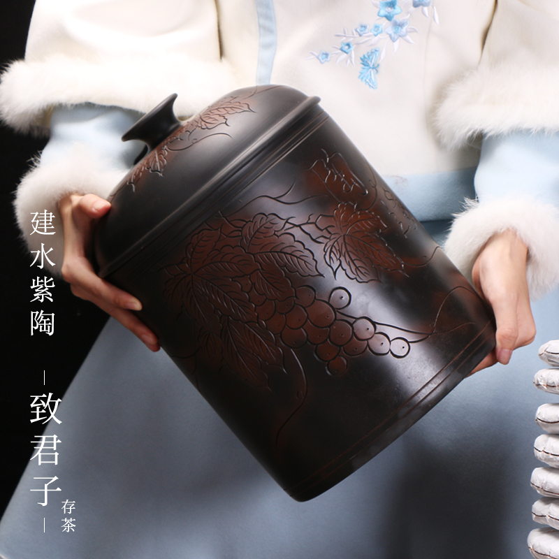 Yunnan Jianshui purple pottery tea pot non-purple sand storage tea pot large Pu'er seven-child nine cake sealed tank wake-up tank tea bamboo