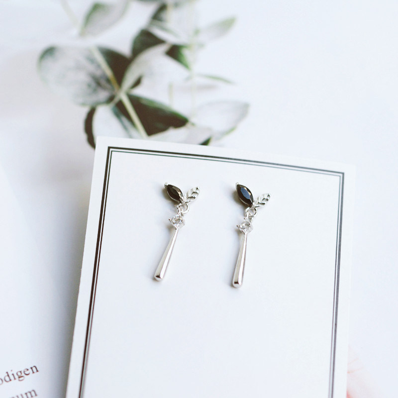 925 silver high-grade sense ear clip female earless pierced earrings nail niche net red French fairy forest super fairy cold wind