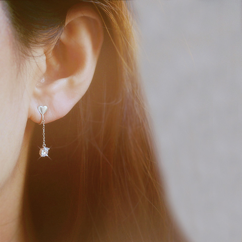 925 silver Simple and small earless pierced ear clip female French false earrings High sense student cold wind niche elegance