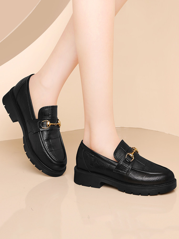 Genuine leather loafers women's cowhide soft bottom flat bottom 2022 new spring style middle-aged mother shoes slip-on leather shoes