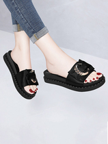 Womens sandals and slippers are thick-soled and fashionable to go out in 2022. The new summer flat-bottom all-match summer mid-heel hot style