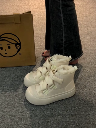 Удерживающие тепло нескользящие утепленные короткие сапоги на липучке на платформе