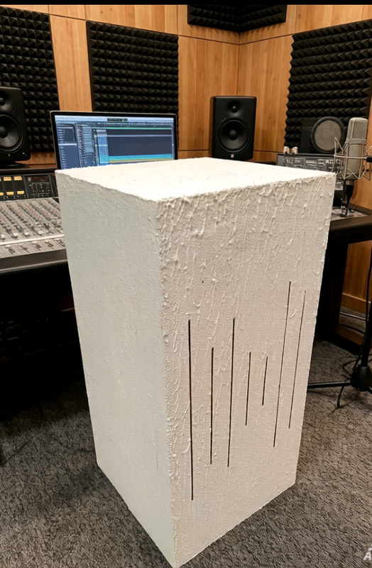 Helmholtz Resonator Low-Frequency Trap Sound-Absorbing Panel with Large Particle Diffusion Surface Reduces Acoustic Reverberation Delay