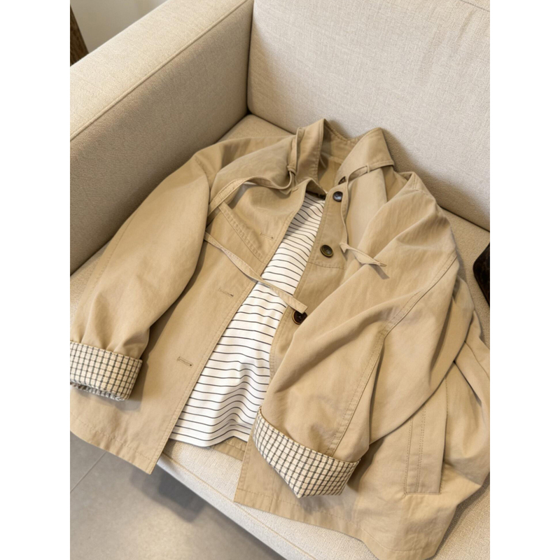 Versatile Short Trench Coat for Women, Khaki Color, 2026 Spring and Autumn New Style, Super Pretty, Great for Petite Figures Versatile Short Trench Coat for Women, Khaki Color, 2026 Spring and Autumn New Style, Super Pretty, Great for Petite Figures