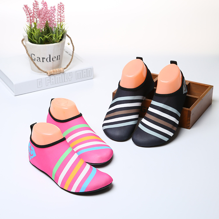 Adult Beach Shoes Men Slip Water Shoes Snorkeling Shoes Lady Barefoot Sticking Skin Soft Shoes Comfort Anti-Scuba Diving Anadromous Shoes