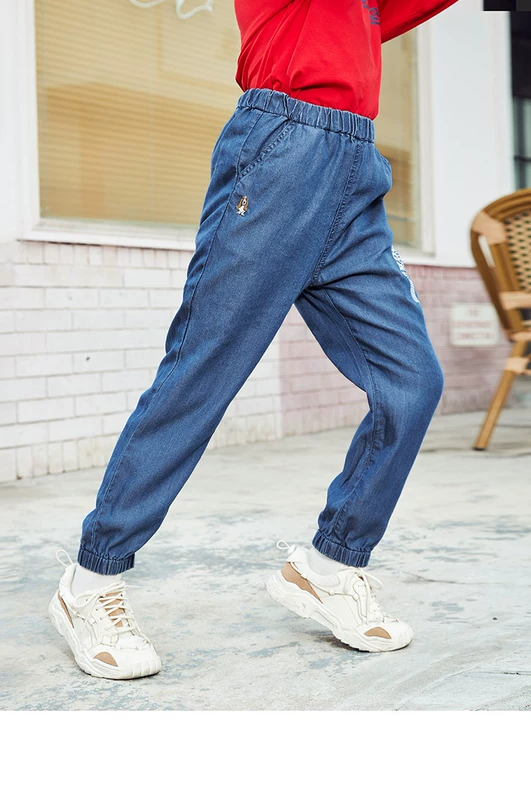 Hush Puppies Quần áo trẻ em Bé trai Quần jean 2020 Mùa hè Mới Quần muỗi Trẻ em Trung bình Big Boy Quần denim mỏng - Quần jean