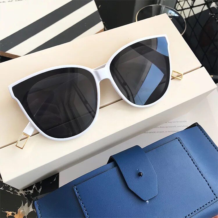 Star Zhou Yangqing same white frame sunglasses female tide face face Korea Net Red Street shoot box sunglasses