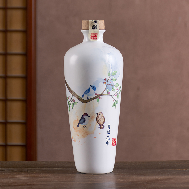An empty bottle jingdezhen creative household ceramics hip a kilo is installed with gift box sealing antique Chinese liquor bottles
