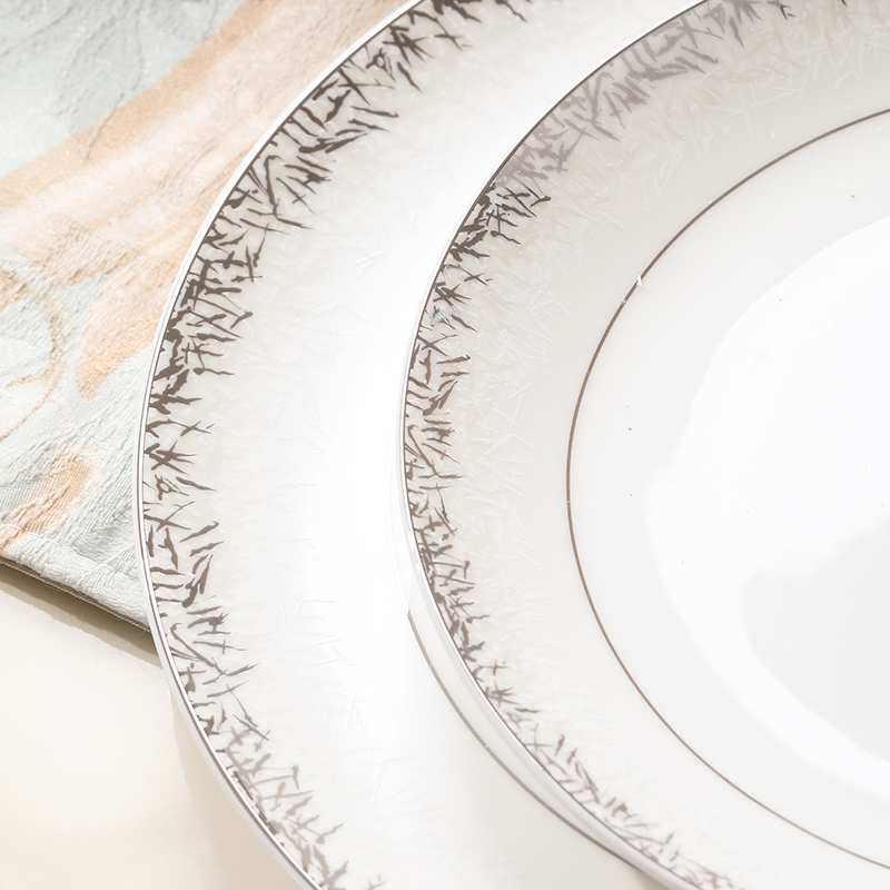 The dishes suit household contracted jingdezhen up phnom penh ipads porcelain tableware suit Chinese dishes combine European ceramics