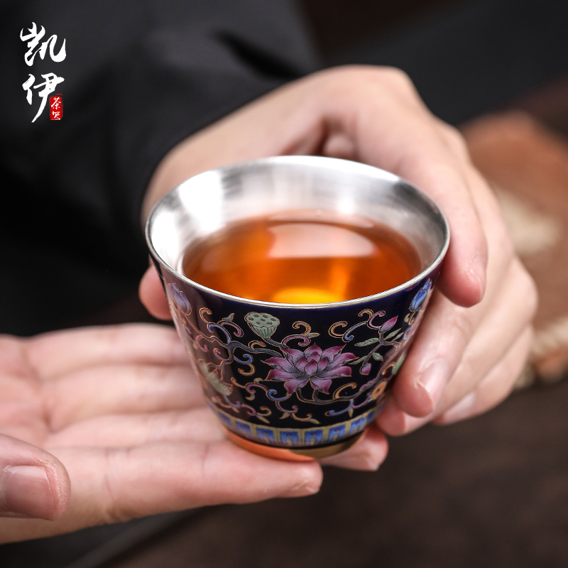 Colored enamel coppering. As 999 silver with a silver spoon in its ehrs expressions using cup tea masters cup court sample tea cup silver cup jingdezhen ceramics